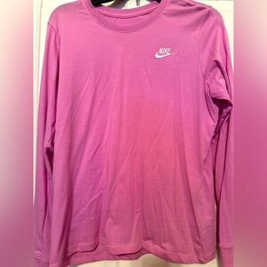 Women’s Nike shirt